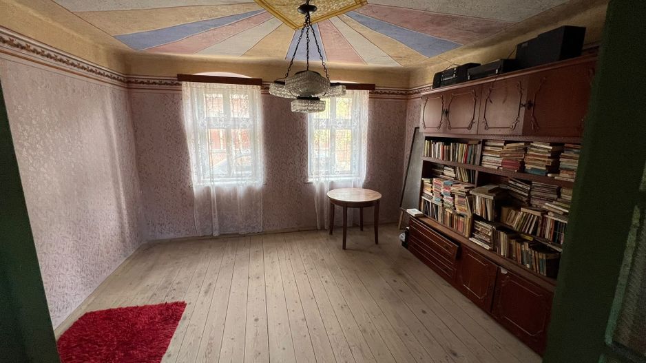 Casă de vânzare în Slatina-Nera. Un refugiu aproape de natură. - Poză 3