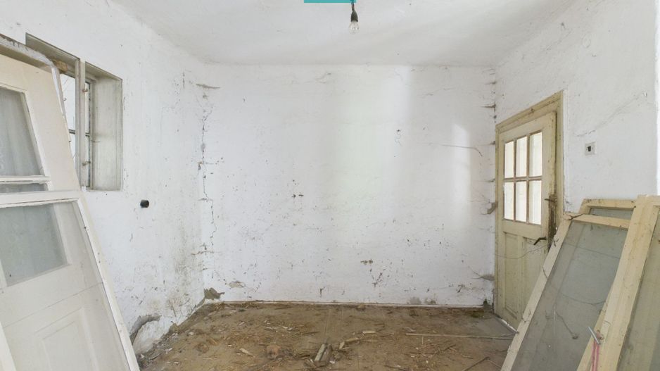 CASĂ ÎN ZERIND PE PRINCIPALĂ CU TEREN DE 1440 MP - Poză 9