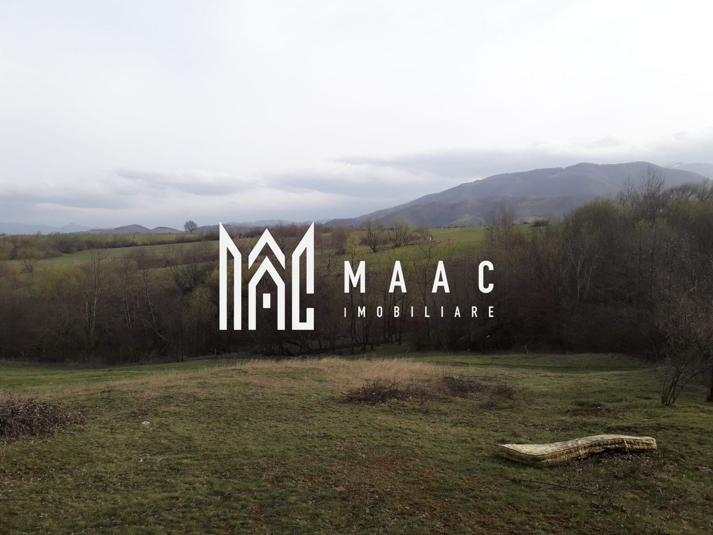 Teren Extravilan 4.572mp | Zonă liniștită | Sadu - Poză 1