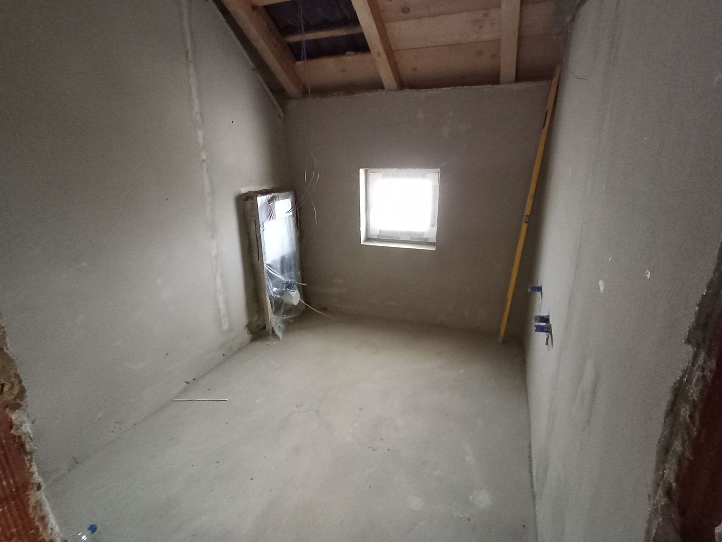 Sanandrei Duplex cu 4 Camere, Drum Asfaltat, Toate Utilitatiile - Poză 10