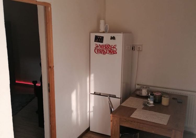 Apartament 1 camera Dambovita curte comuna - Poză 5