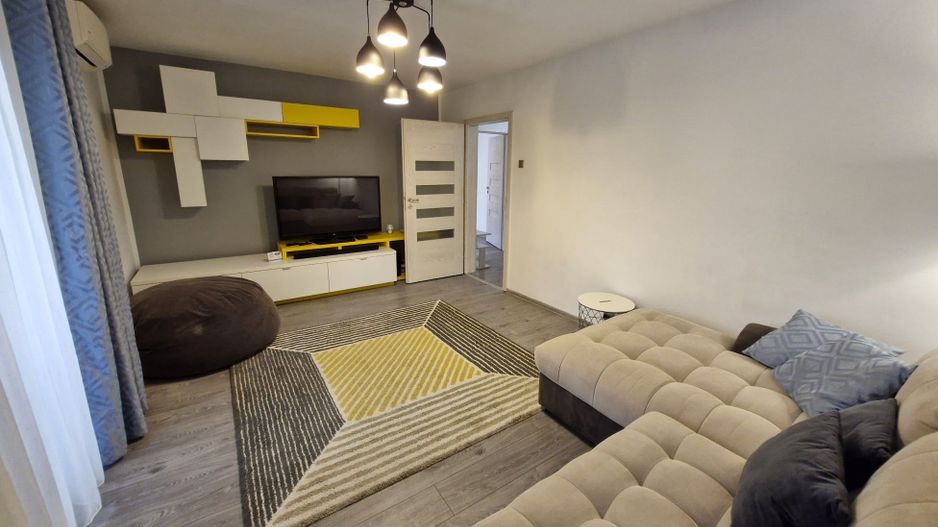 Apartament 3 camere  renovat in zona Lipovei - Poză 1