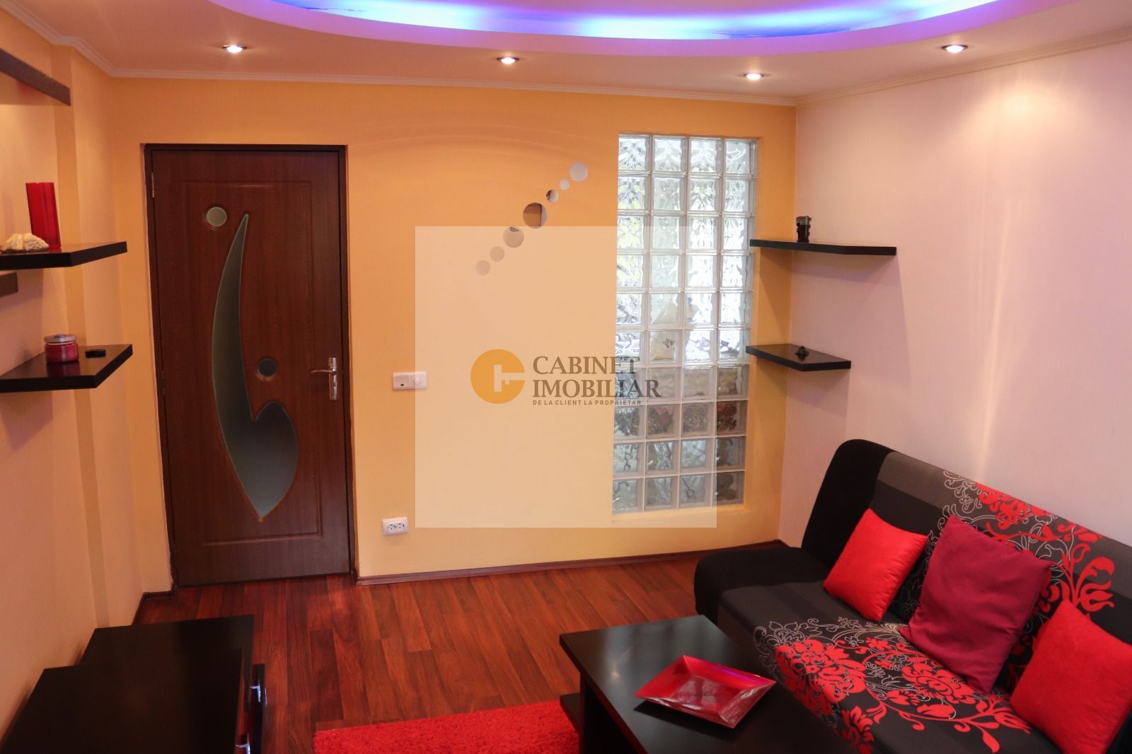 2 Camere - Hol Locuibil | Decomandat | 3/10 | Credit | M Lujer - 3 min - Poză 3