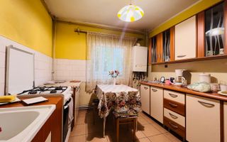 Apartament cu 2 camere, etaj 2, Tolstoi - Poză 1