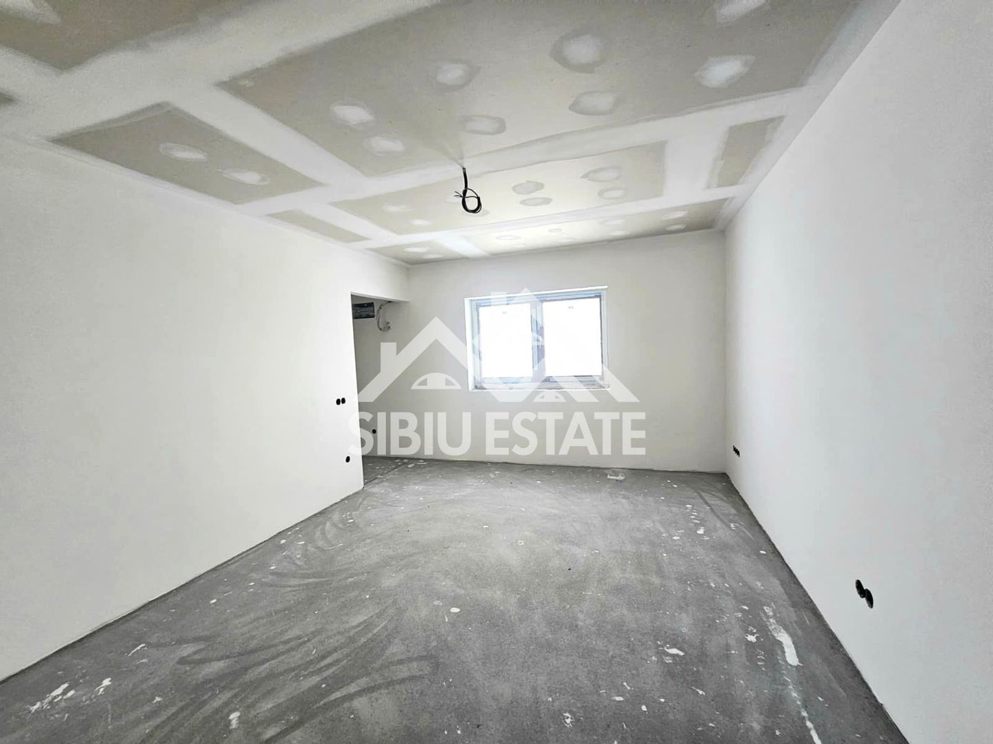 Casa mare cu carport, pivnita - Poză 11