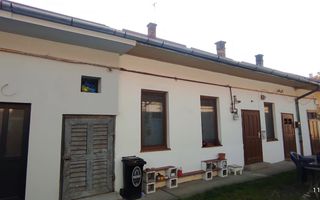 De vanzare! Apartament spatios la curte, zona centrala - Poză 1