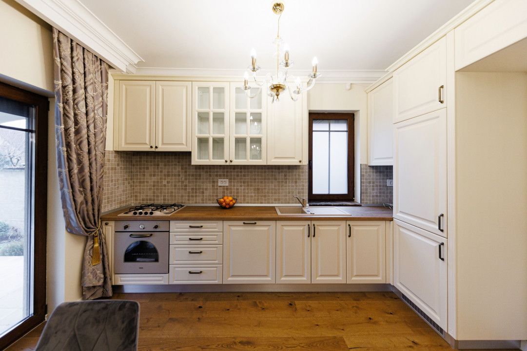 Casa de Lux cu Design Clasic și Piscină la limita dintre Timișoara și Dumbrăvița - Poză 8