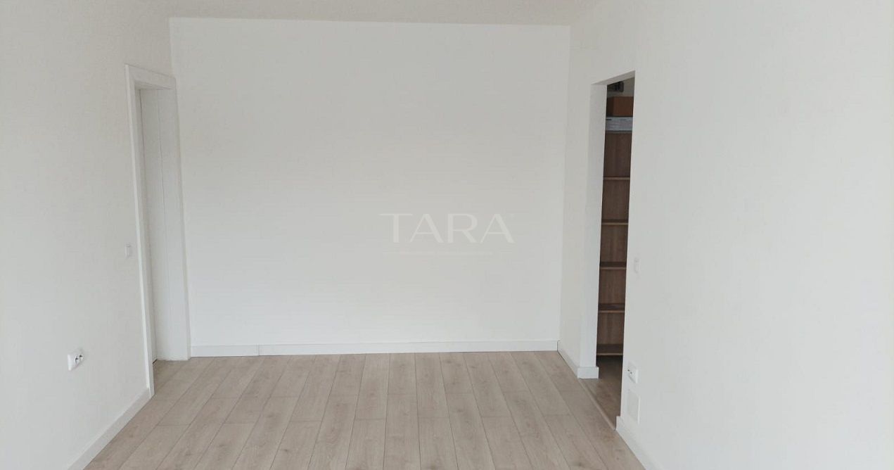 Apartament 2 camere, finisat, cu parcare – Florești, zona Vivo. - Poză 1