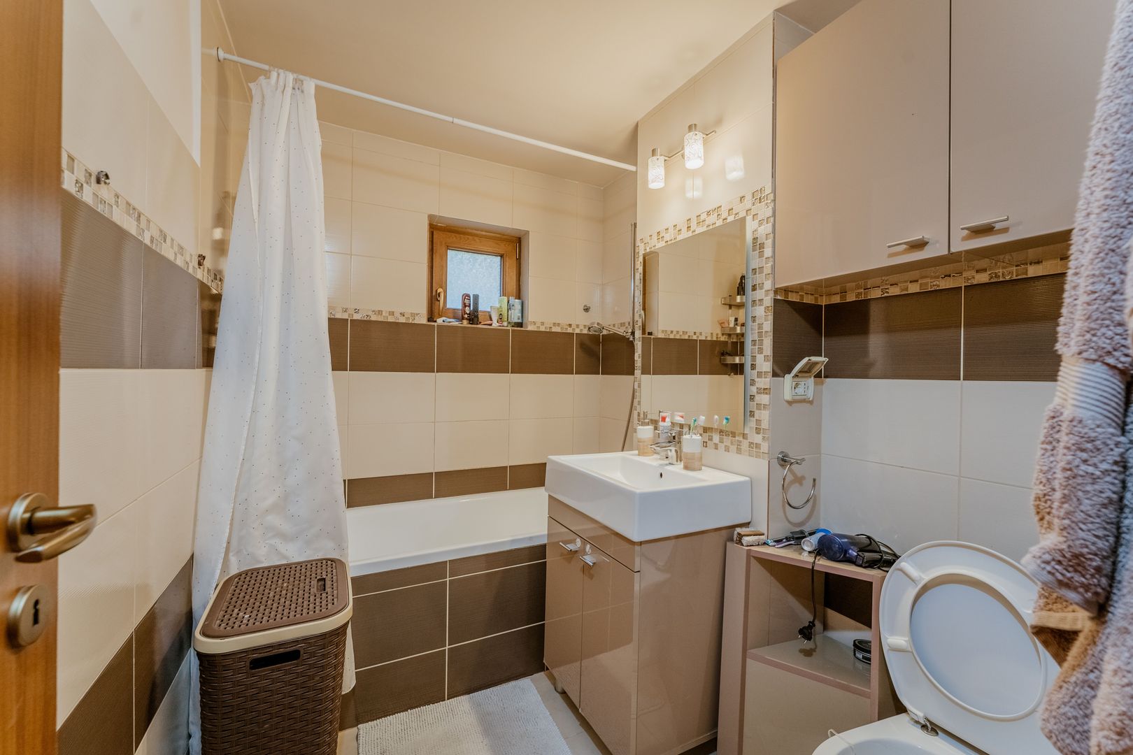 Apartament cu 3 camere în Alfa - Poză 11