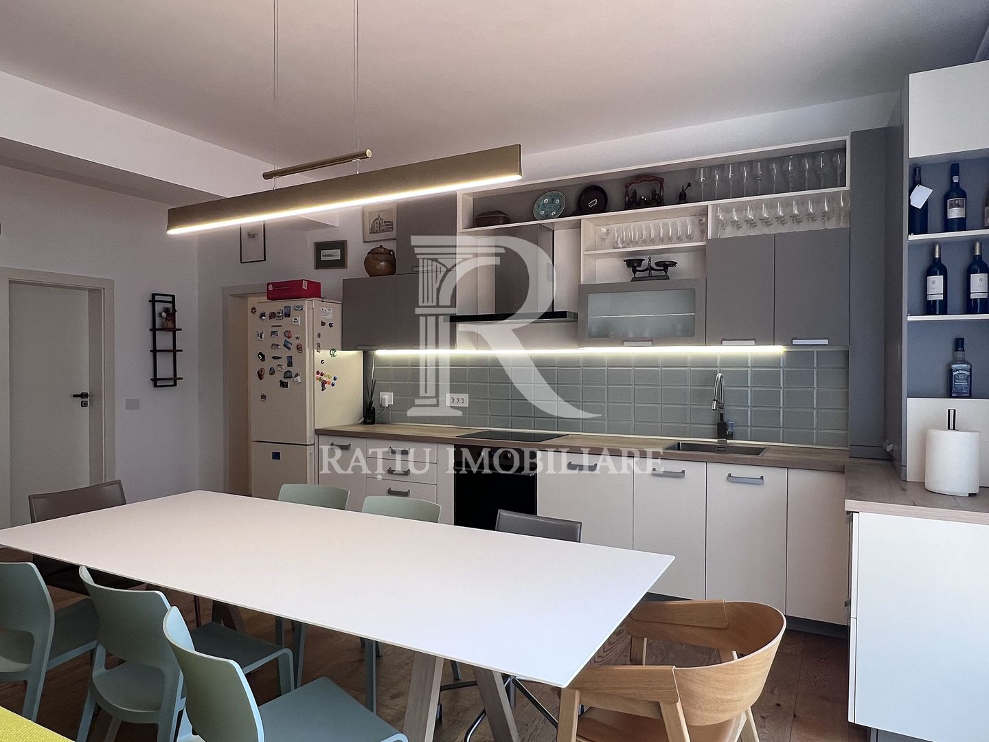 Penthouse cu Design Eclectic | Central | Panoramă Unică | Oradea - Poză 8