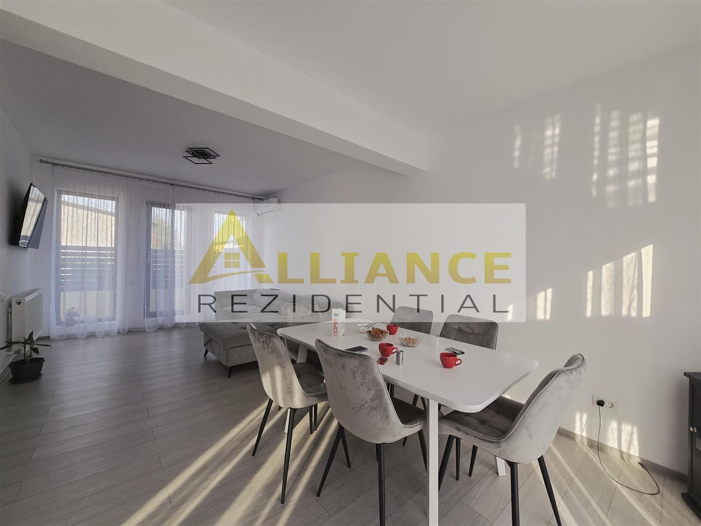 Mobilata si utilata-4 camere- pod- mutare imediată - Poză 2