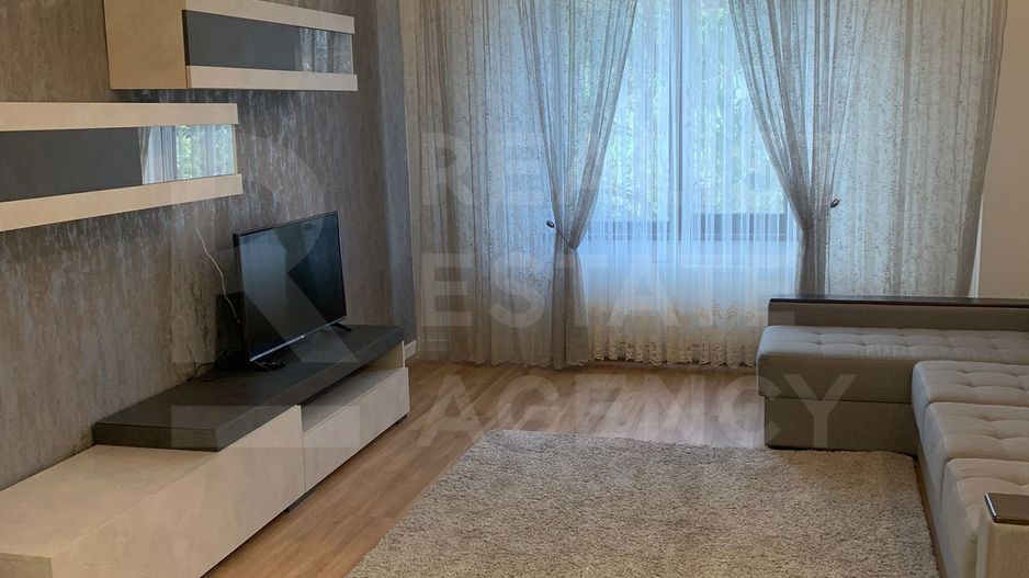 Chirie, apartament, 2 camere, strada Alexei Şciusev, Centru - Poză 1