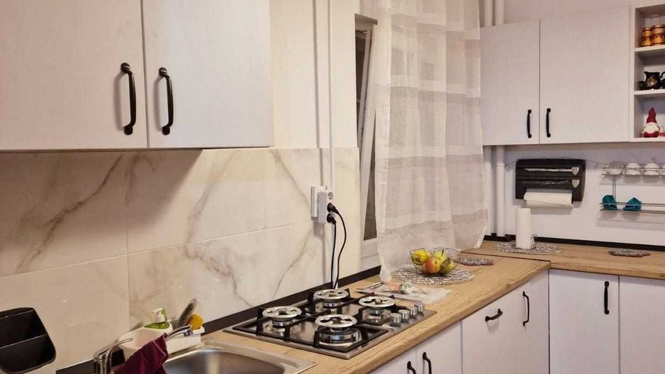 APARTAMENT 3 CAMERE DE INCHIRIAT |  RENOVAT |  GORJULUI - Poză 2