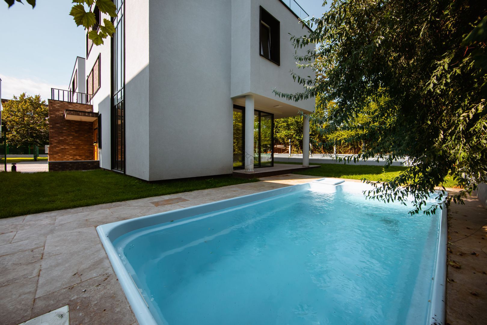 VILA SUPERBĂ CU 4 DORMITOAARE ȘI PISCINA LA INCHIRIERE - Poză 45