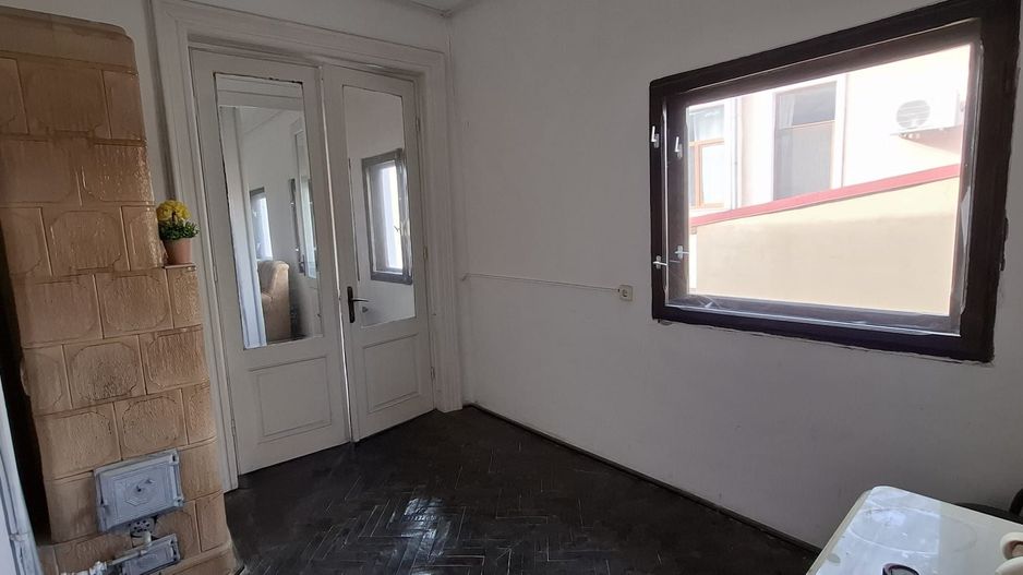 Se vinde etajul 1 si mansarda | Vile interbelica | 13 Septembrie - Poză 21