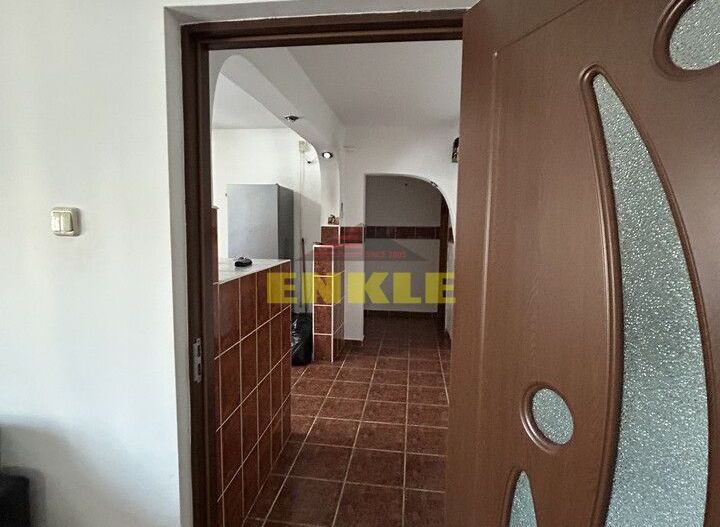 De inchiriat apartament 2 camere, zona Capat 1. Pret 250€ - Poză 4