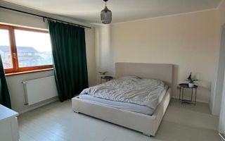 Locuinta spatioasa in triplex - Poză 20