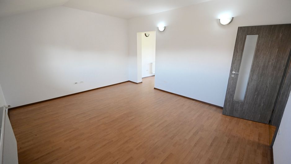 Casă / Vilă cu 4 camere de închiriat în zona Aradului - Poză 5
