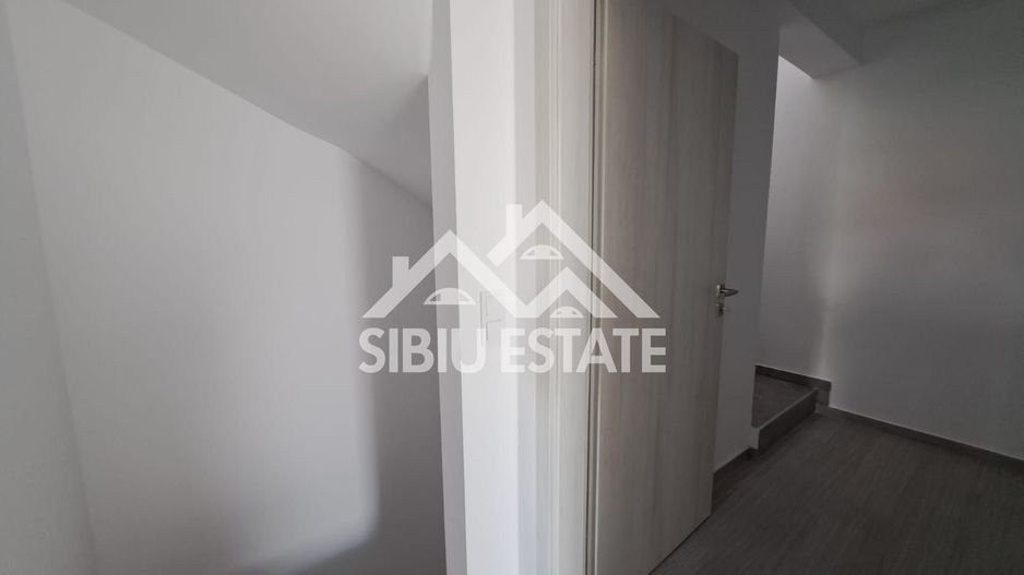 Casa la pret de apartament, 5 camere Sibiu Calea Cisnadiei - Poză 7