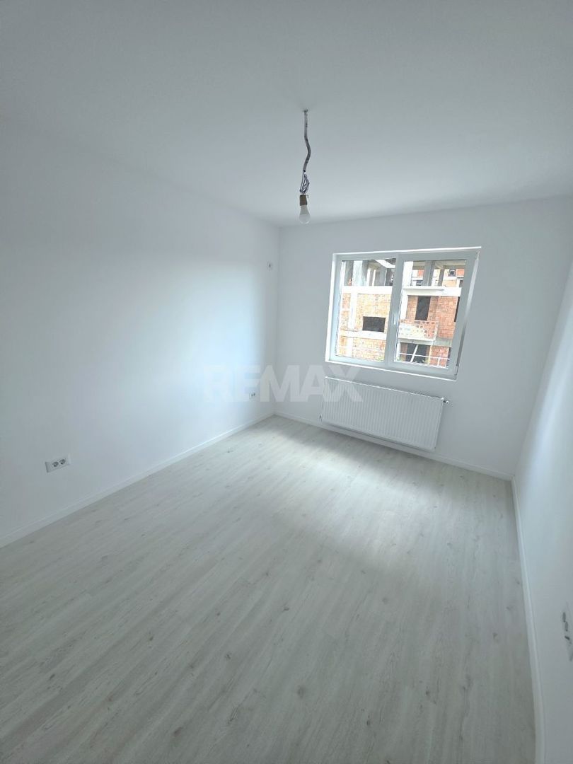 Apartament cu 3 camere în București, România - Poză 2