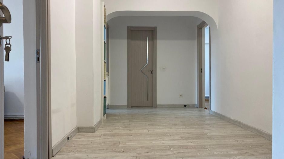 Închiriere apartament cu 4 camere, spatiu generos– Centru, Târgoviște - Poză 12