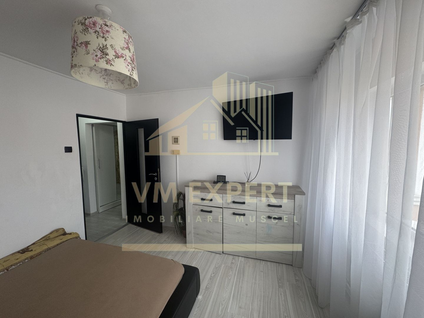 APARTAMENT 2 CAMERE ETAJ 4 CAMPULUNG GRUI - Poză 6