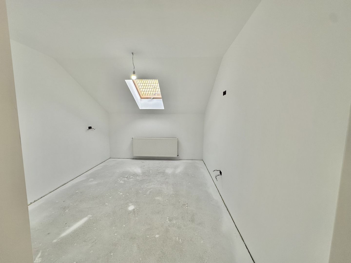 Casă individuală de vanzare  cu garaj și curte proprie – Hălchiu - Poză 19