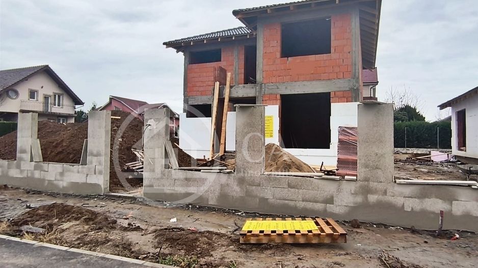 Casa de vanzare P+E cu 5 camere in Oncea, Oradea - Poză 1