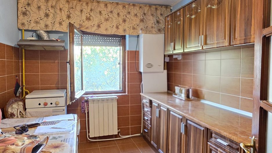 Apartament cu 2 camere, etaj 1, mobilat și utilat, VASLUI - zona GARĂ; - Poză 9