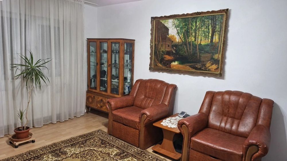 Apartament 3 camere  Sărari etaj 2 - Poză 2