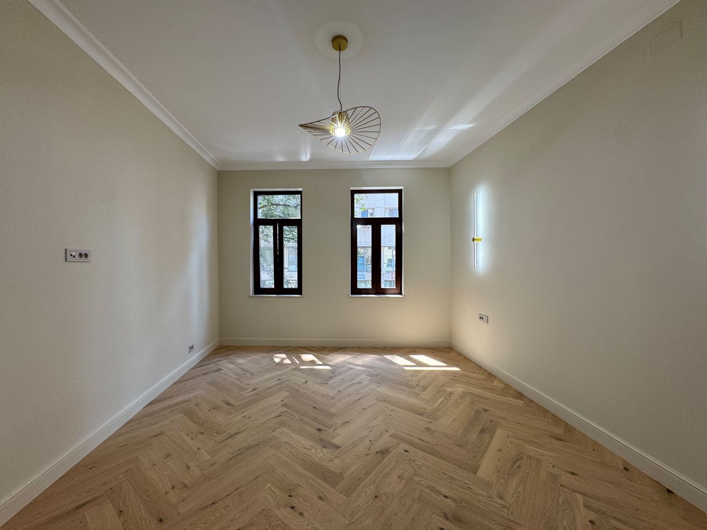 4 camere ||  Mihai Eminescu -Piata Romana || vila interbelica - Poză 5
