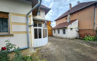 De vanzare casa 3 camere, 719mp teren, Cetate - Poză 2