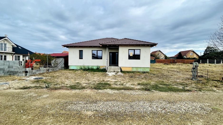 Casă Individuală Parter ,4 Camere, 490 mp Teren, Oradea - Poză 1