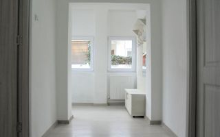 In centrul orasului! Vanzare casa renovata in Targoviste - Poză 8