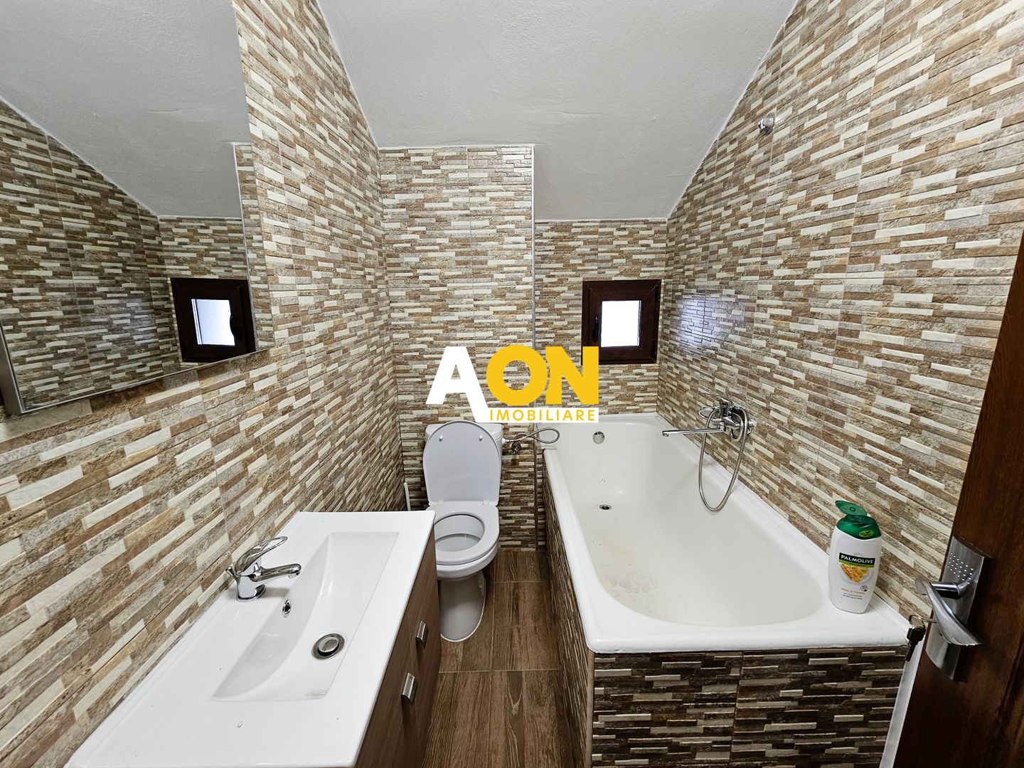 Casa individuala, mobilata utilata, zona Orizont - Poză 17