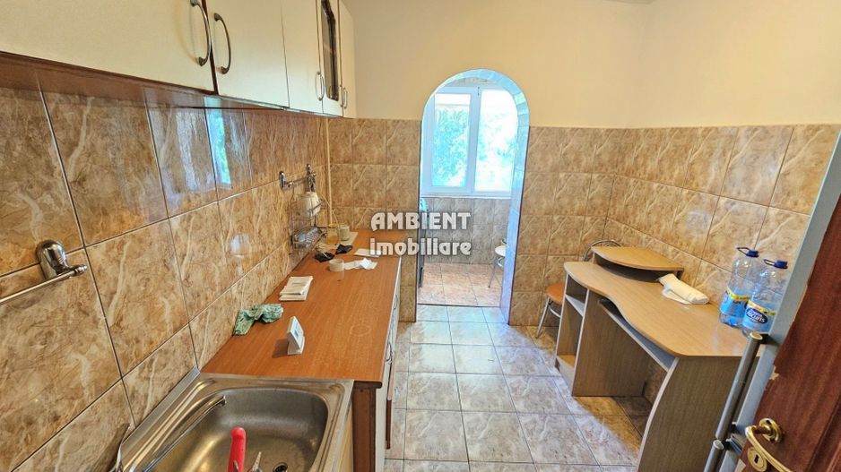 Apartament cu 3 camere, etaj 3, zona TRAIAN - RECUMED; - Poză 3