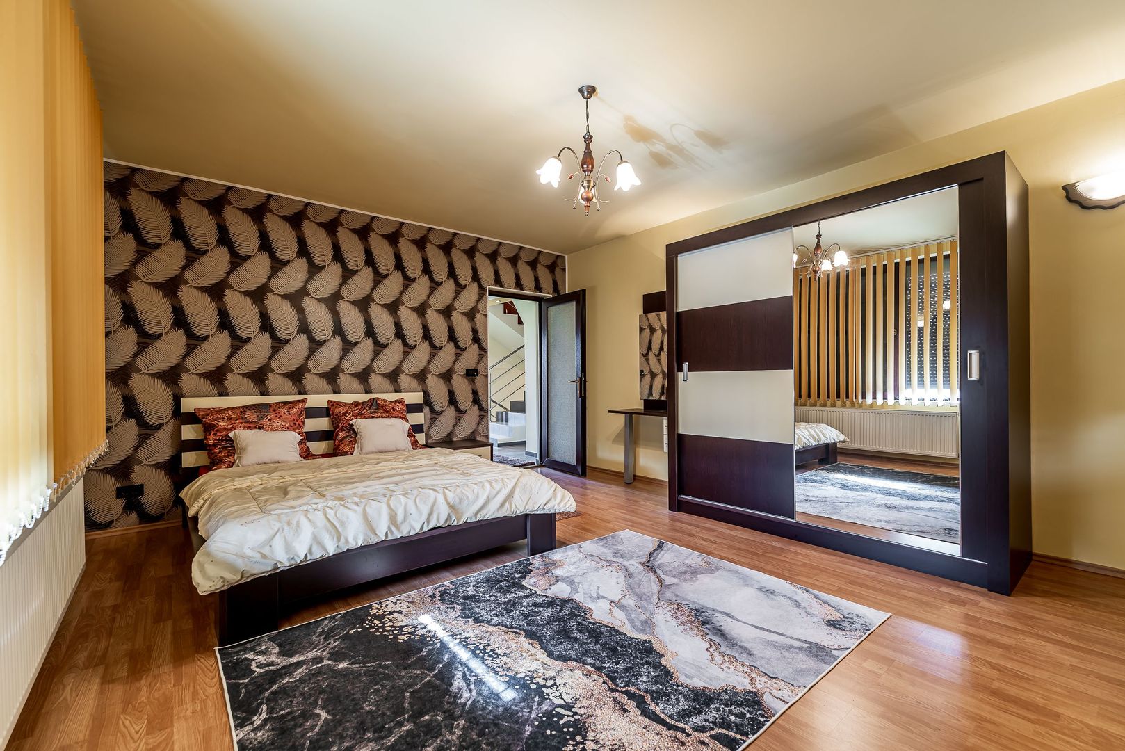 Vila 6 camere - Garaj si Gradina - Gradiste - COMISION 0 - Poză 6