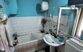 Casă de vânzare în Peștișu Mare – garaj și toate utilitățile - Poză 9