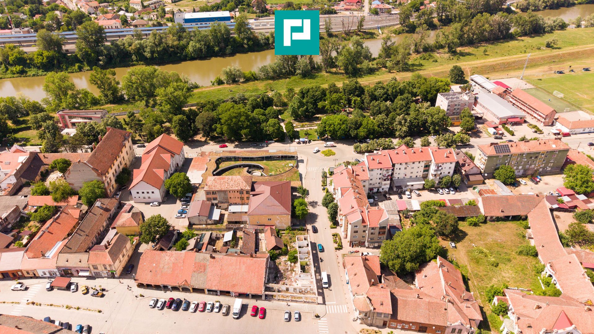 TEREN INTRAVILAN CENTRU LIPOVA 419MP - Poză 15