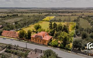 Vila Conac boieresc contelui Fabia 1920 de vânzare Păuliș Arad 2,4 ha - Poză 1