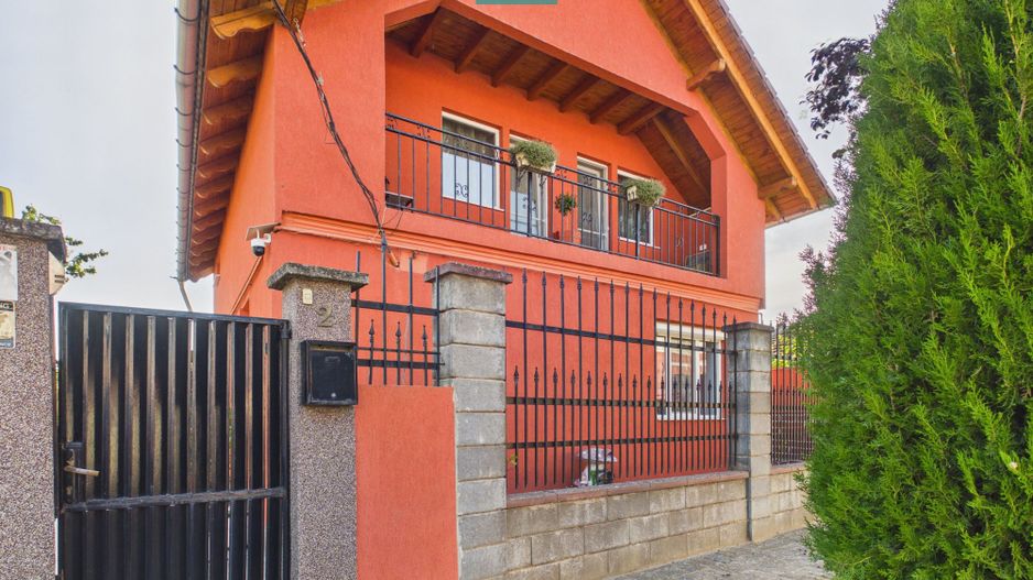 Casă cu 4 camere ultracentral în Vladimirescu - Poză 1