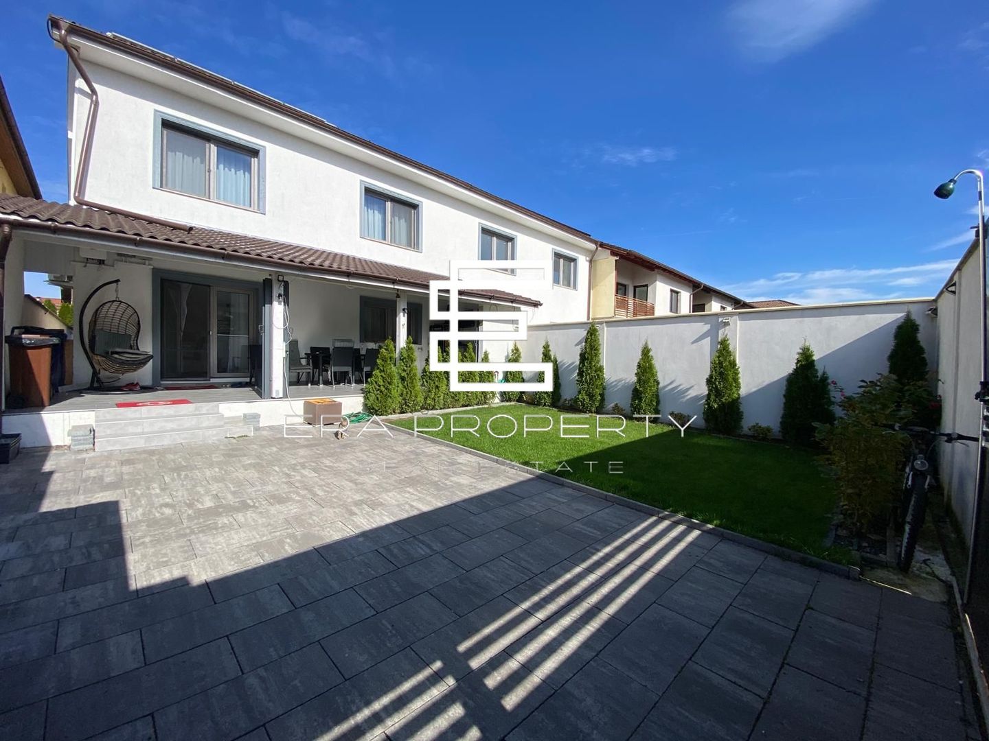 Duplex modern Șelimbăr cu panouri fotovoltaice – costuri minime la energie - Poză 1