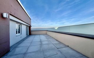 Penthouse cu 3 camere LA CHEIE, cu terase de 200mpu, zona Calea Surii Mici - Poză 4