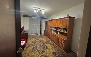 Vând apartament cu 3 camere - Poză 2