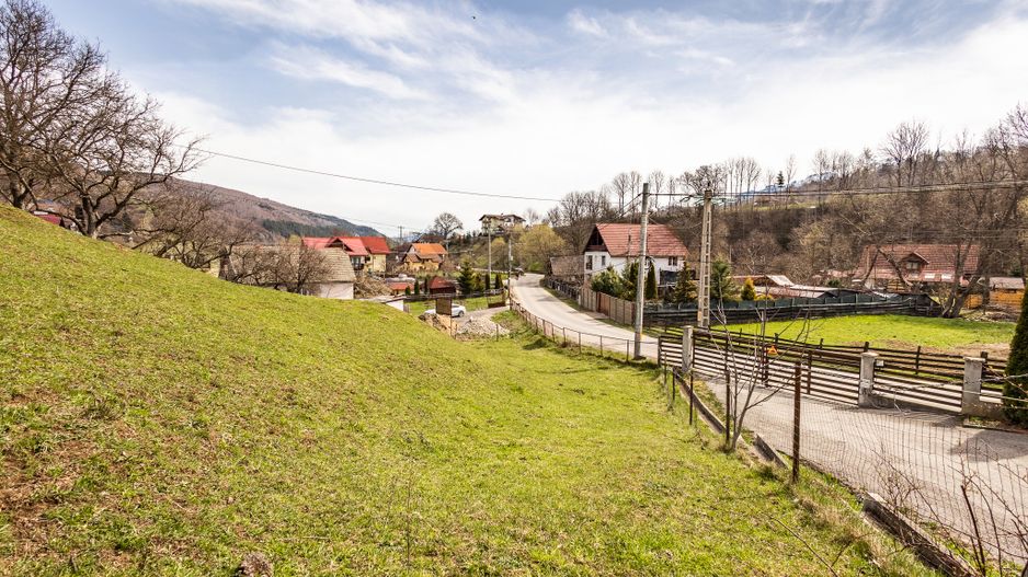 Domeniu de 6.500 mp teren+casa parinteasca,in magia Bucegilor,Moieciu, Brasov. - Poză 7