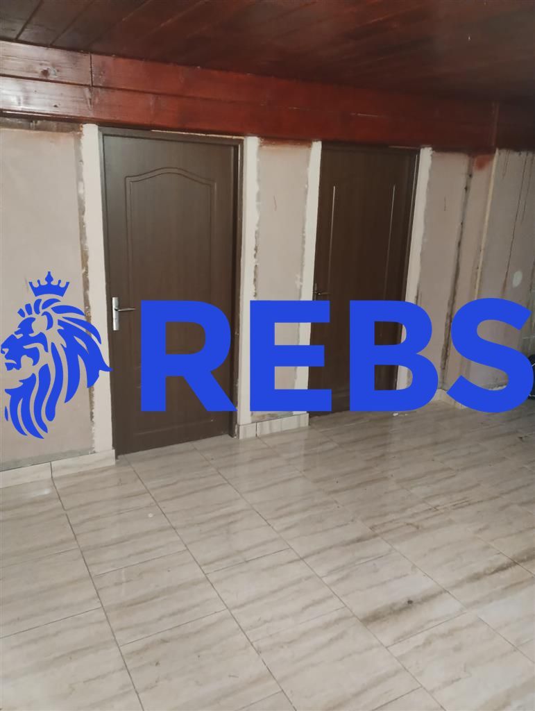 Vila pe trei niveluri 210 mp pe malul lacului Gozna Valiug - Poză 10