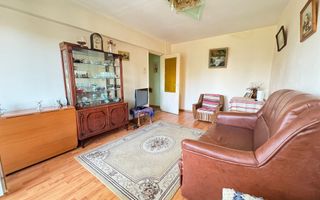 Apartament 3 camere etaj 2 de vanzare - Poză 1
