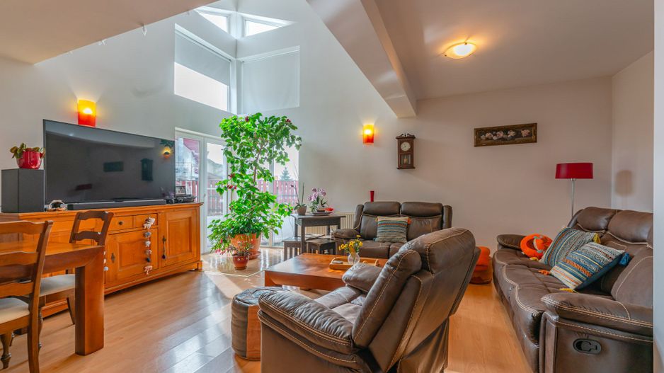 Casă spațioasă pentru familie în Hărman: 5 camere, 670 mp teren - Poză 3