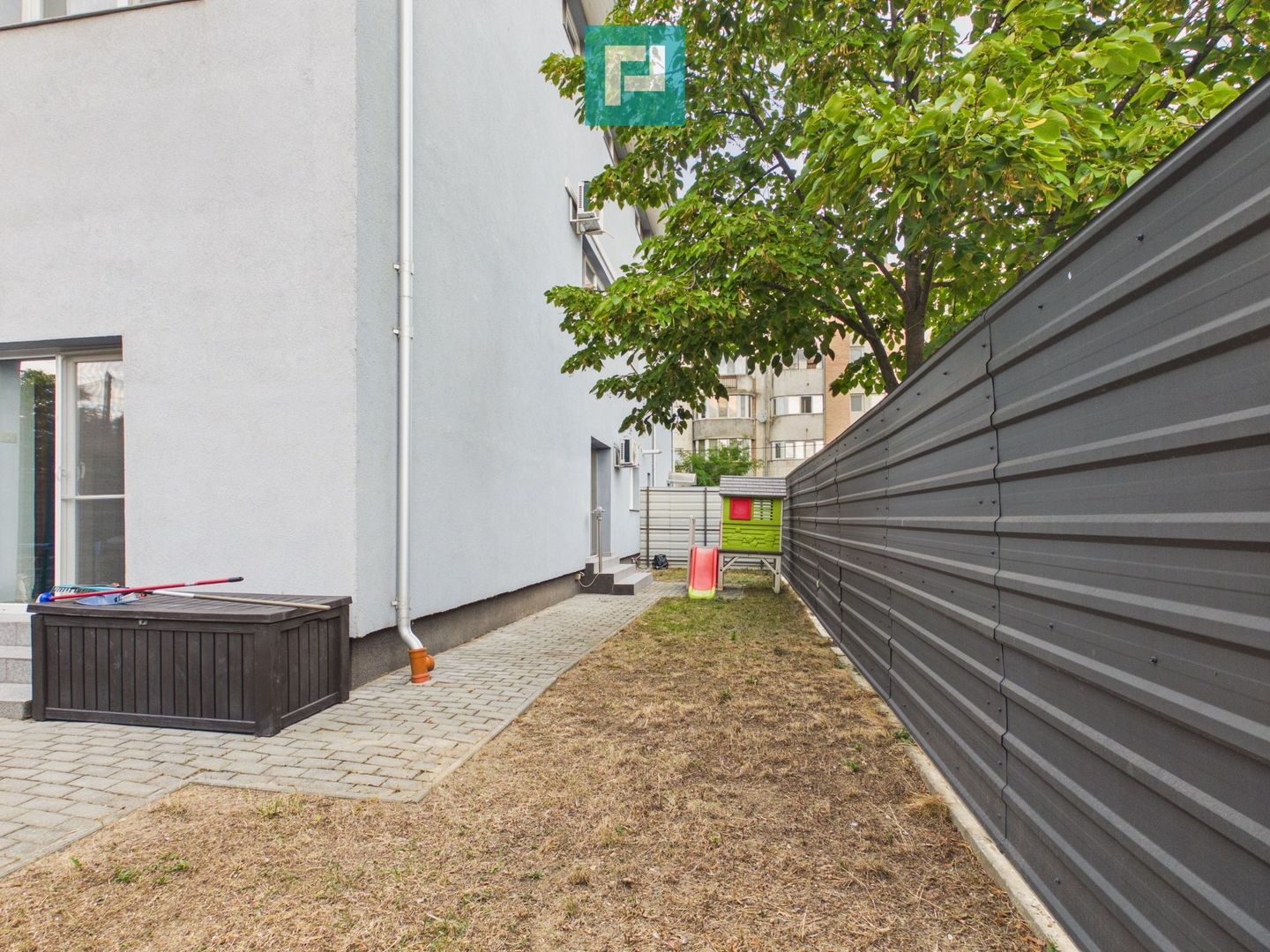 Apartament cu 3 camere si curte in Alfa - Poză 9