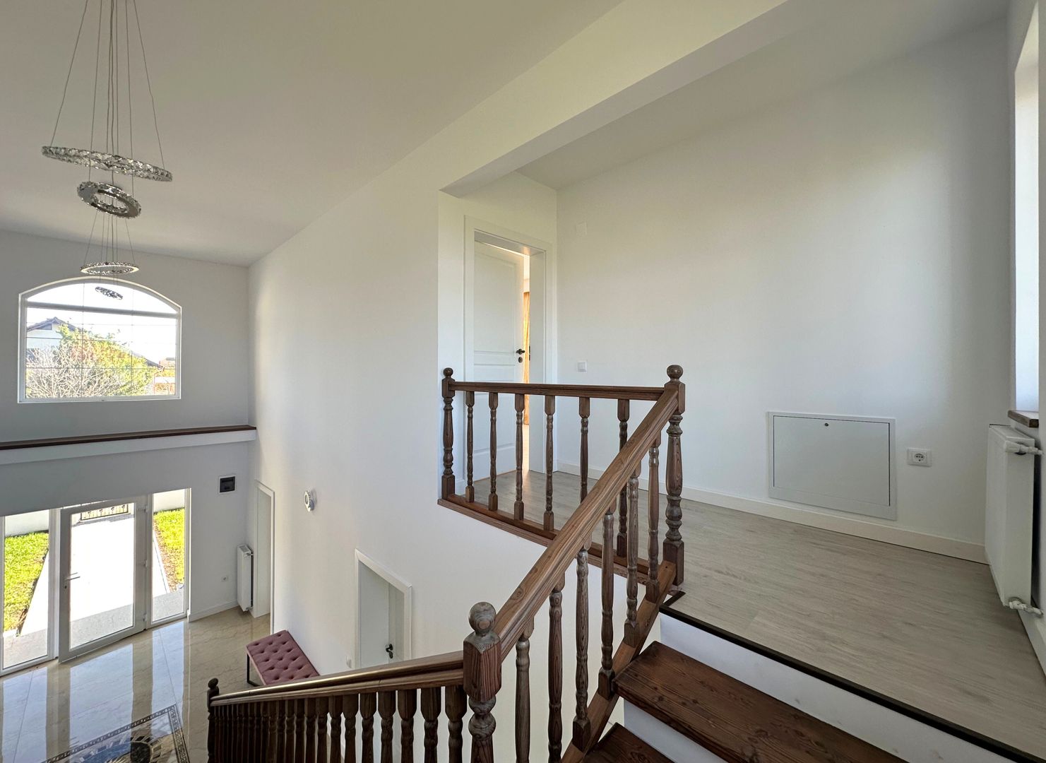 Vânzare casă 5 camere nouă elegantă și spațioasă în Hărman - Poză 30